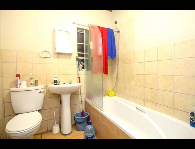 2 BEDROOM APARTMENT FOR SALE IN HALFWAY HOUSE
